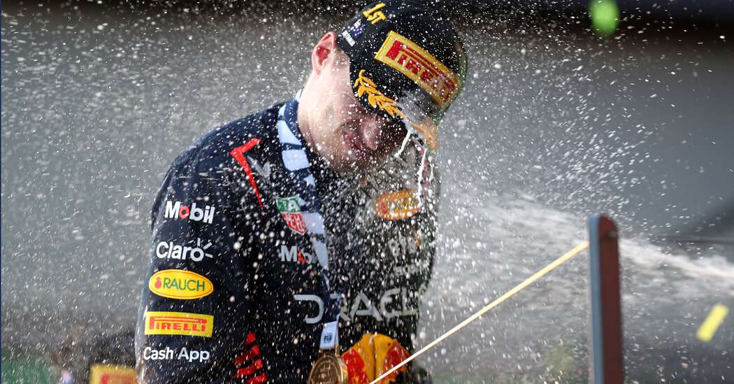 مکس ورشتاپن با شکست لوئیس همیلتون برنده جایزه بزرگ استرالیا شد